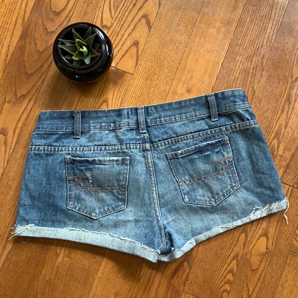 ❤️ Jean shorts sz 7 - Picture 2 of 4